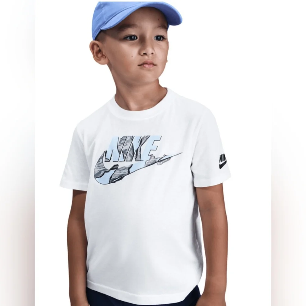 Nike Boy's Performance Set 🩳👕🤗 - Picture 7 of 8